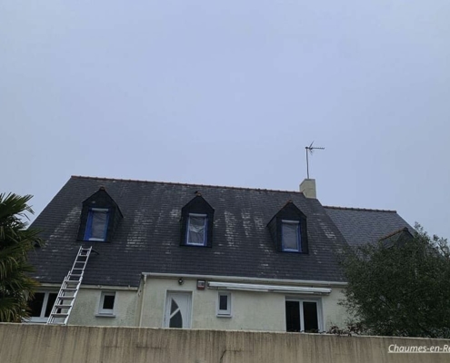 Maison possédant un toit en mauvais état à Chaumes-en-Retz