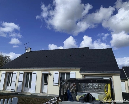 Résultat de la couverture d'un toit à Saint-Étienne-de-Montluc fait par TC Habitat